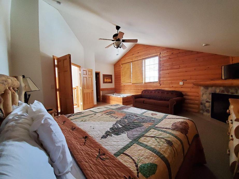 Grand Bear Resort At Starved Rock Utica Экстерьер фото