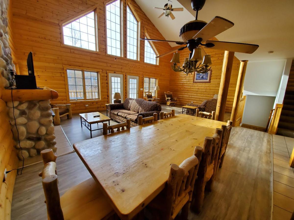Grand Bear Resort At Starved Rock Utica Экстерьер фото